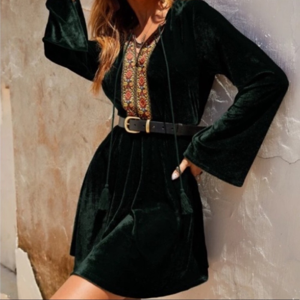 Bohemian burgundy velvet floral embroidered mini dress - Picture 14 of 14
